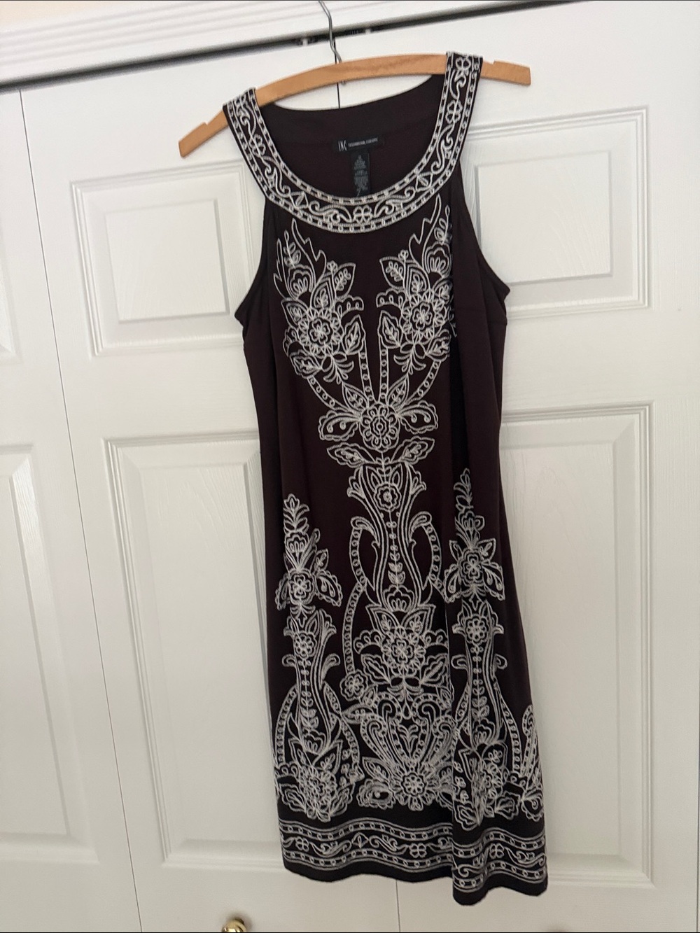 INC from Macys Brown Dress with cream Embroidered Motif nwt .. size M